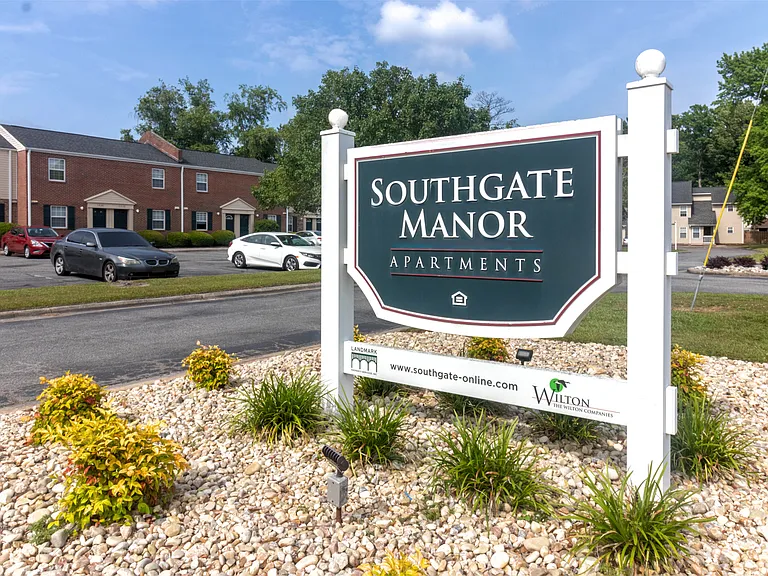 Southgate Manor Apartments — Photo 17