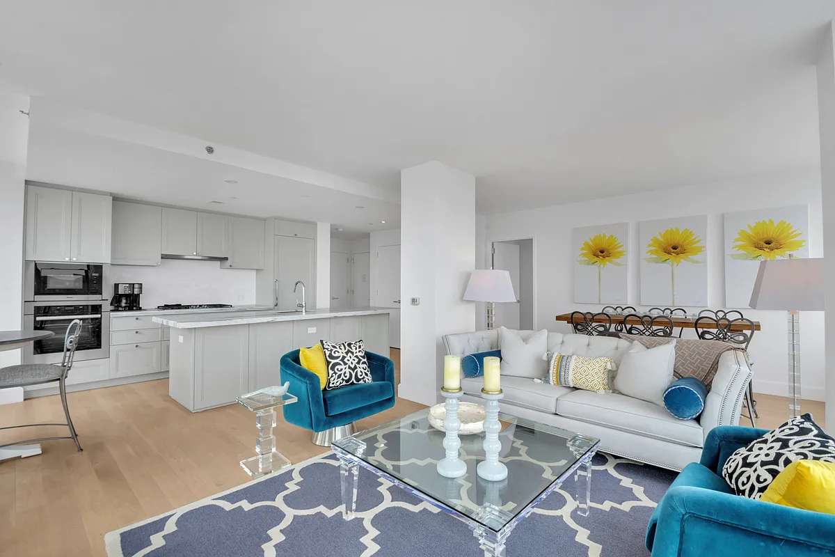 389 East 89th St Unit 31B  