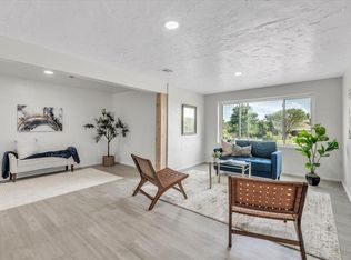 7400 Lakewood Dr, Mustang, OK 73064