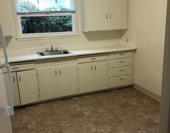 5th image of 1035-1039 Laurel St #1039-1