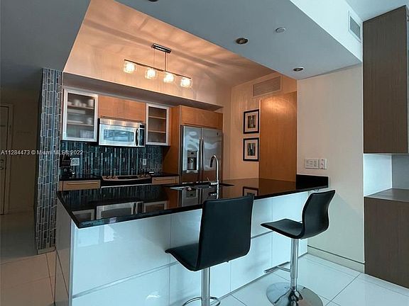 4th image of 951 Brickell Ave APT 1610