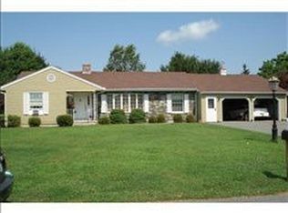 197 Carriage Dr, Portsmouth, RI 02871