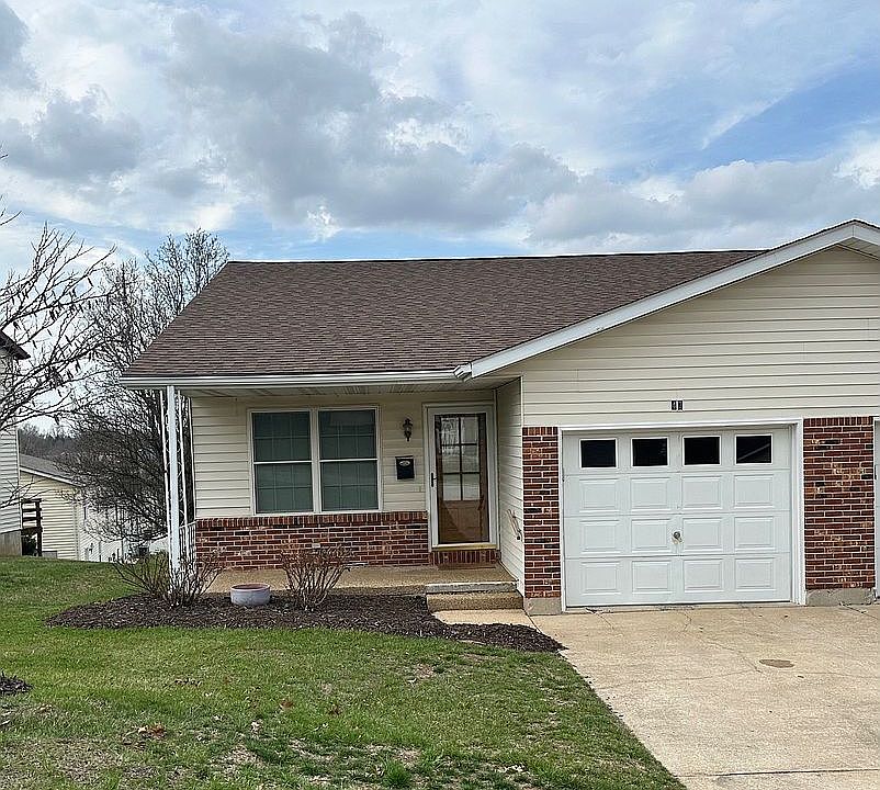 1st image of 47 Wenona Dr