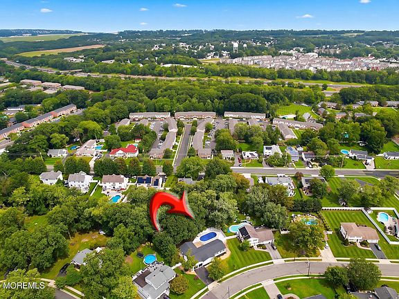 2nd image of 17 Mohawk Drive