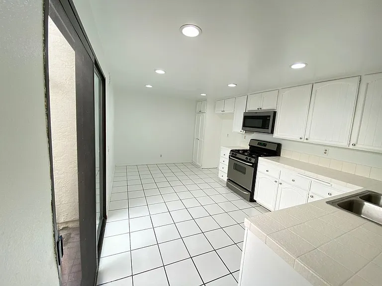 7563 Agua Dulce Ct — Photo 11