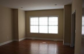 5th image of 201 Holland View Dr