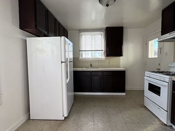 3rd image of 411 N San Anselmo Ave