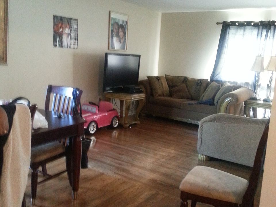 2nd image of 255 Meeker Ave