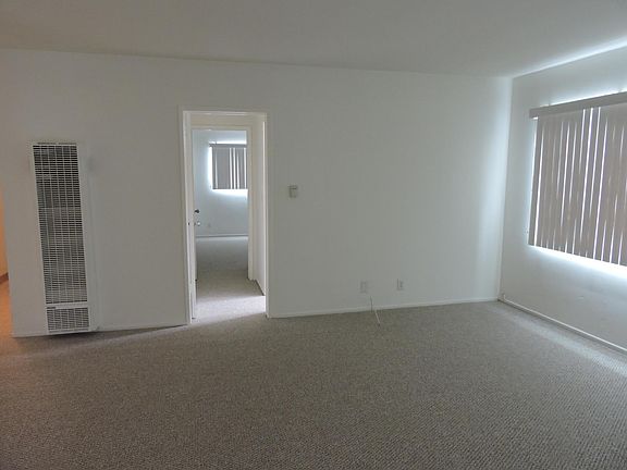 5th image of 11937 Jefferson Blvd #2