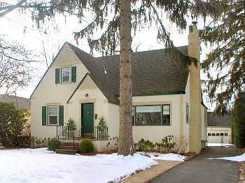 1st image of 105 Lakewood Ave