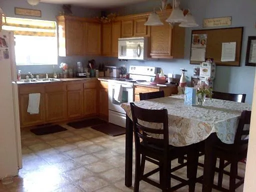 kitchen/dining