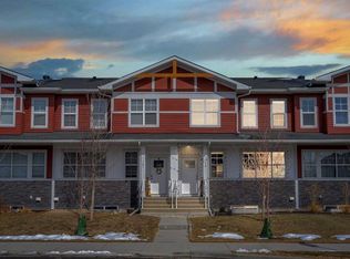 178 S Dawson Way, Chestermere, AB T1X2R8