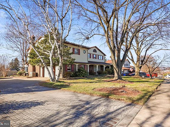 5th image of 930 Hickory Hill Ln