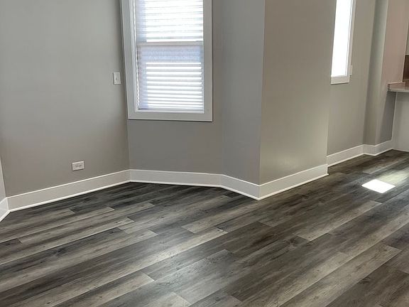 3rd image of 2140 S Fairfield Ave #3R