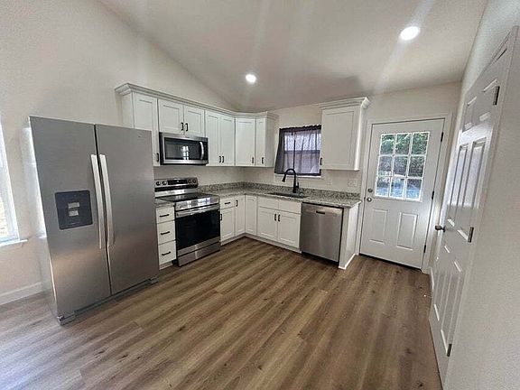 5th image of 552 Kings Lake Blvd