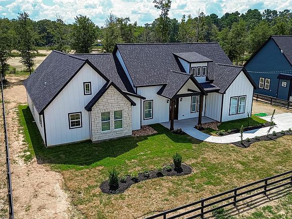 3rd image of 170 County Road 37301