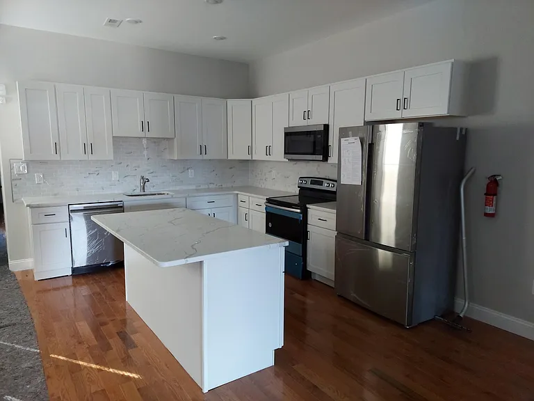 5028 Greene St #1 — Photo 11