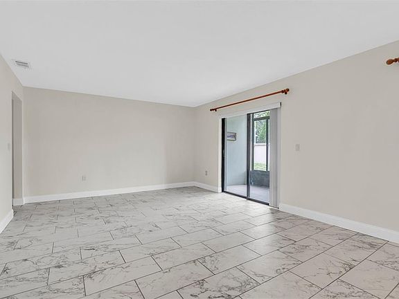5th image of 9809 Lombard Ct #109