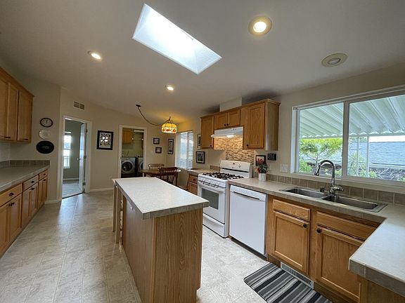 5th image of 1 Oceanview Ave #1