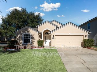 586 Longmill Ln, Orange Park, FL 32065