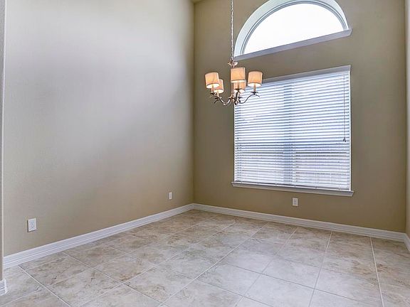 5th image of 20790 Lavone Dr
