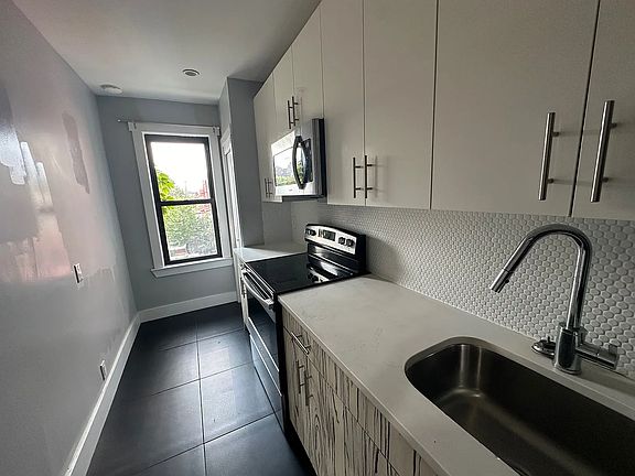 2nd image of 3410 Beverly Rd #2