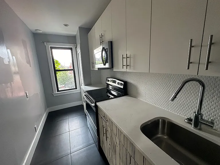 3410 Beverly Rd #2 — Photo 2