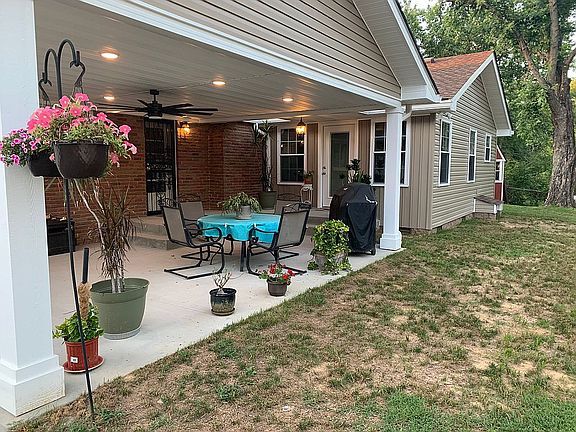 5th image of 30 Walker Cir