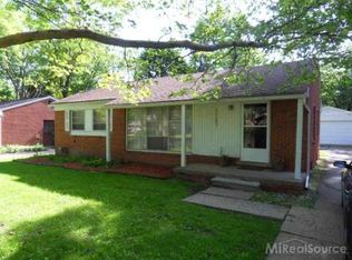 29382 Candlewood Ln, Southfield, MI 48076