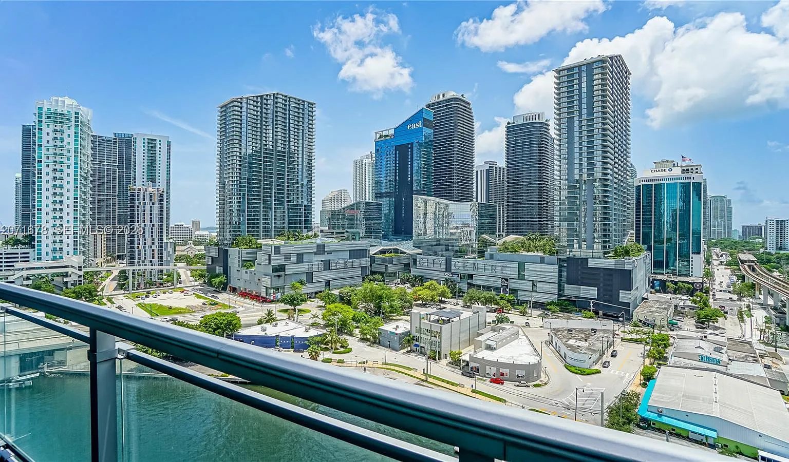Mint Condo — Photo 1