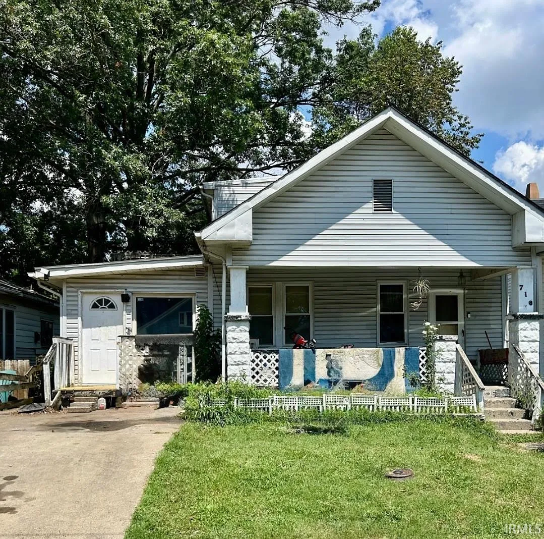 716 Covert Ave photo 1