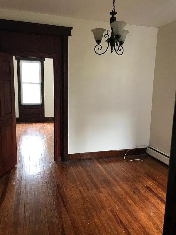 2 bed, 1000 sqft, $1,900 — Photo 2