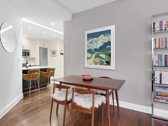 3rd image of 60 W 68th St APT 5D
