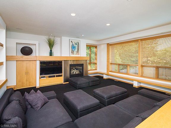 2nd image of 1427 Knollwood Ln