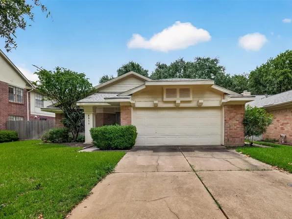 3311 Larkwood Ln, Sugar Land, TX 77479