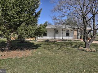 224 Plaza Dr, Palmyra, PA 17078