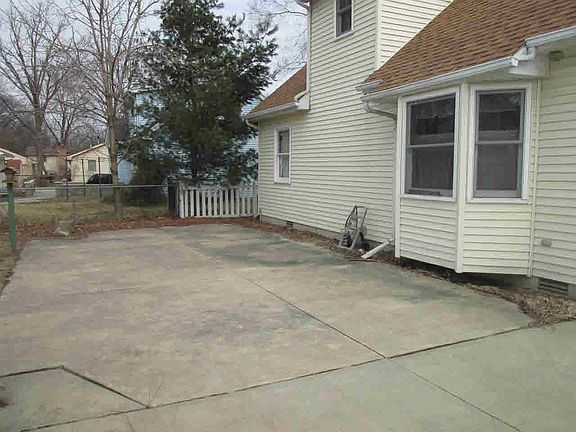 5th image of 6925 Maplewood Dr