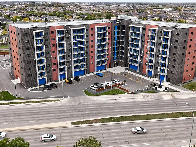 2735 Pembina Hwy — Photo 6