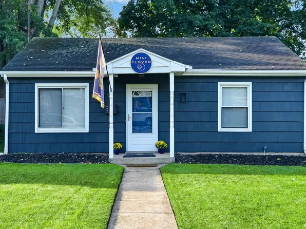 426 W Angela Blvd, South Bend, IN 46617