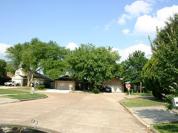 3rd image of 3807 Trevor Hill Dr