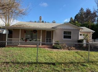 1221 River Ln, Grants Pass, OR