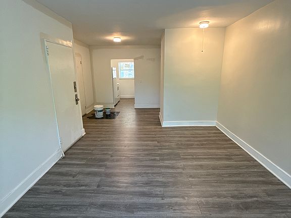 5th image of 1537 Jefferson Ave #8