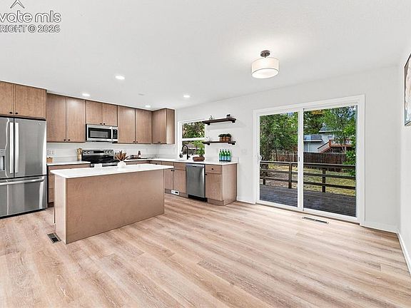 2nd image of 5117 Crestwood Dr