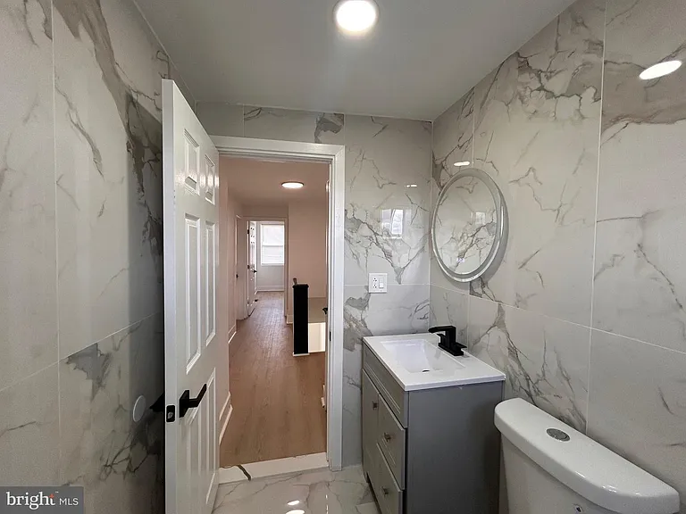 8033 Williams Ave — Photo 12