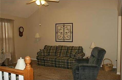 4th image of 4000 Garland Ave