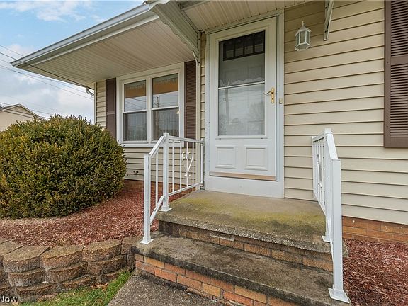 4th image of 380 Orchardview Rd