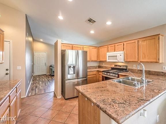 2nd image of 8921 Meisenheimer Ave