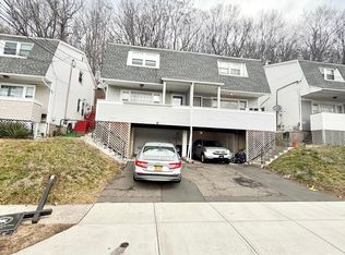 305 Mill Rock Rd #1, Hamden, CT 06517