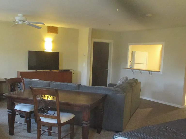 215 Benmont Ave — Photo 15
