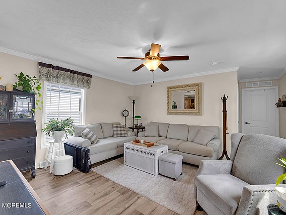 3rd image of 19 Otter Place